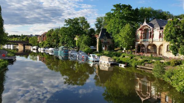 Photo du canal passant par Sarreguemines