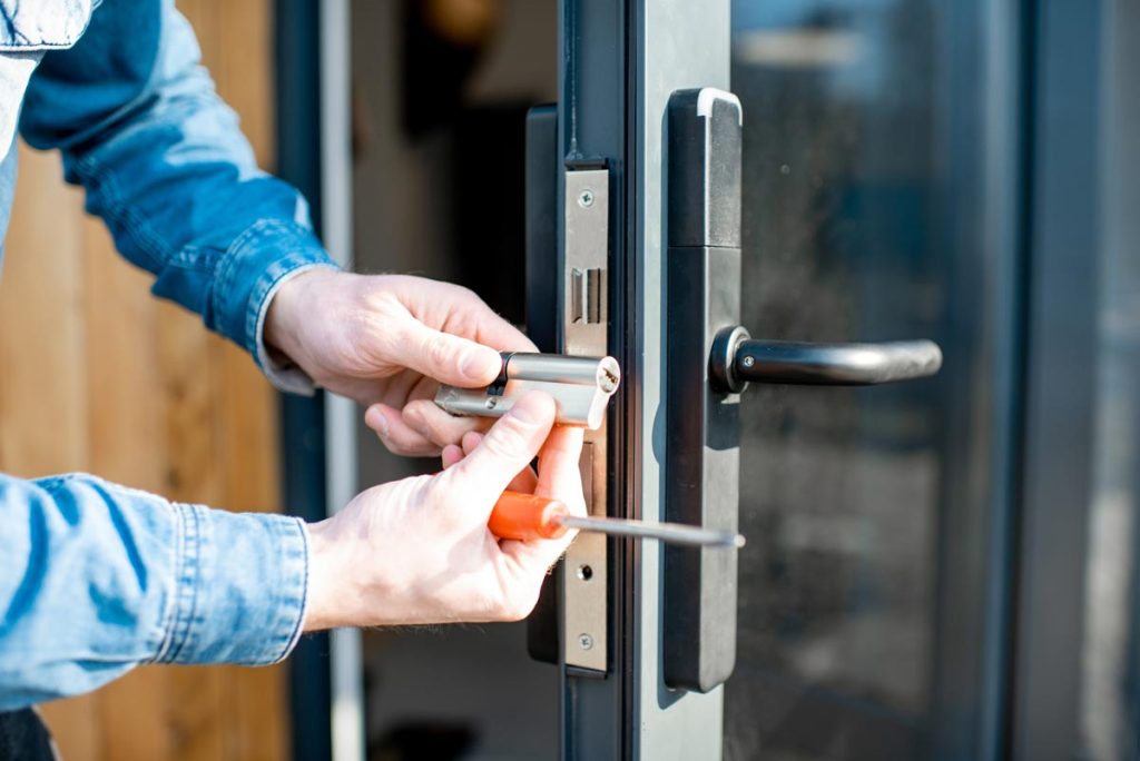 Ouverture fine sans dégâts pour votre porte verrouillée à Colmar en Alsace
